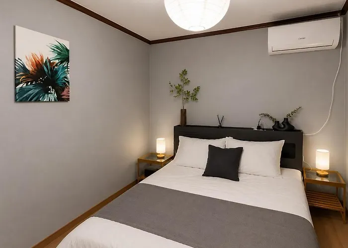 Appartement 10 Minutes From Hongik Station, 5 Minutes From Yonsei *