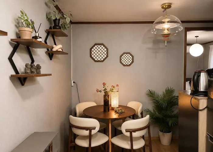 10 Minutes From Hongik Station, 5 Minutes From Yonsei * Séoul